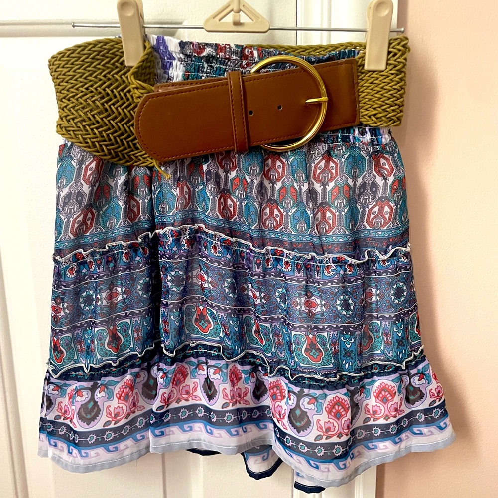 2B Bebe flare skirt with removable belt size s
